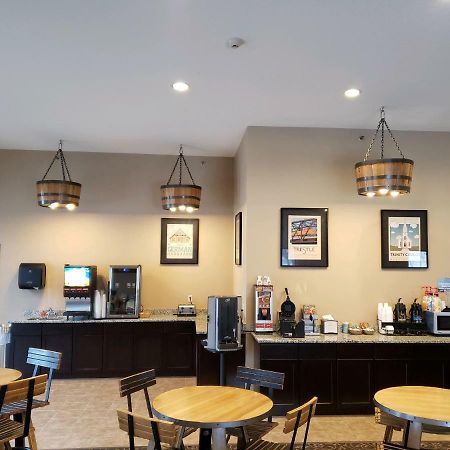 Cobblestone Inn & Suites - Manning Zewnętrze zdjęcie