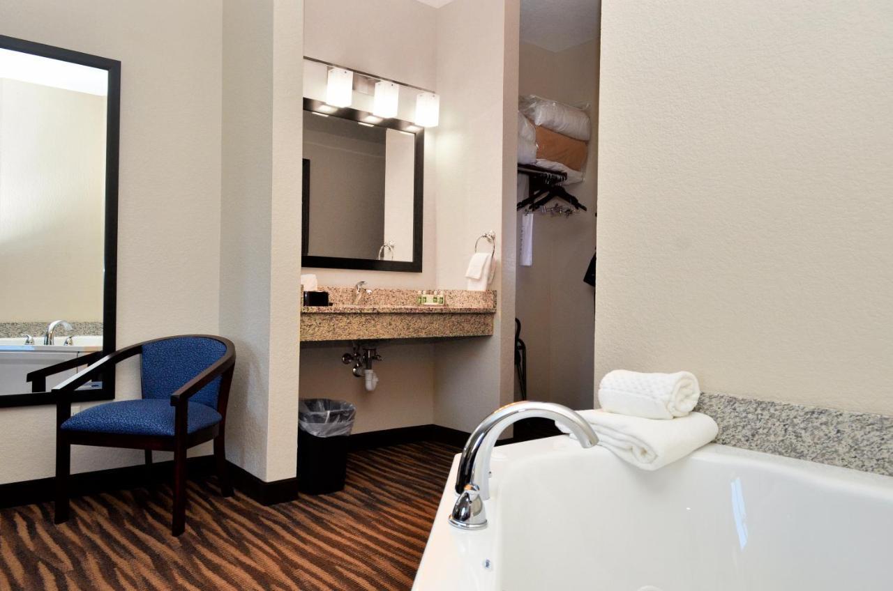 Cobblestone Inn & Suites - Manning Zewnętrze zdjęcie